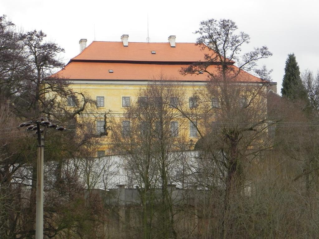 Penzion Krasny Dvur Hotel Exterior photo